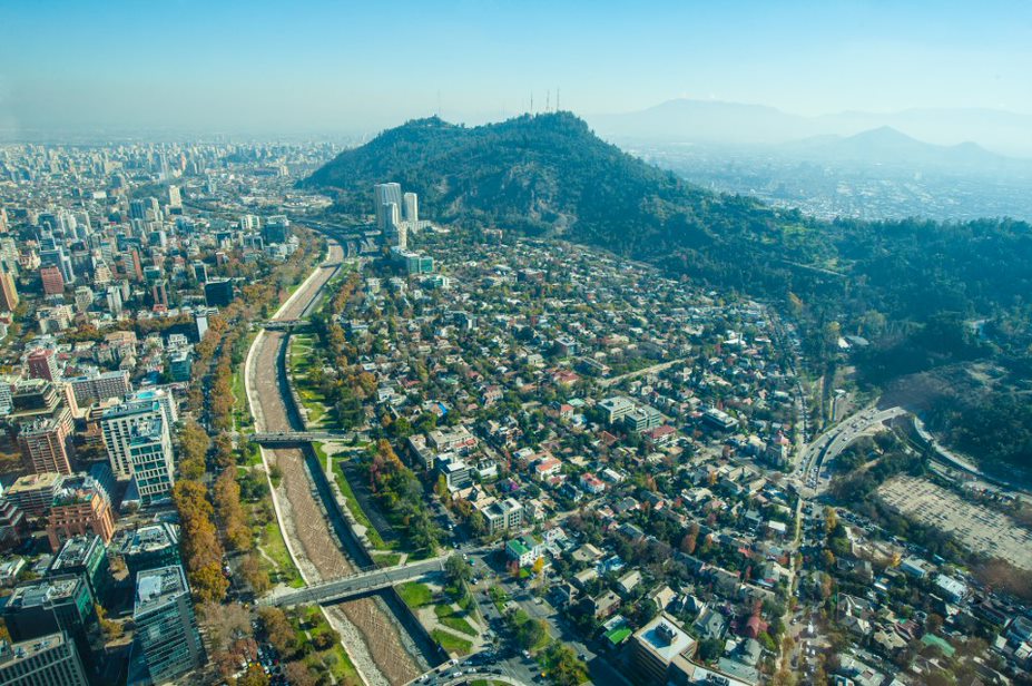 Decretan cuarentena total para el Gran Santiago y seis ...